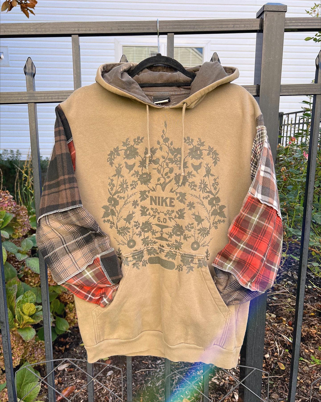 scrappy sleeves hoodie